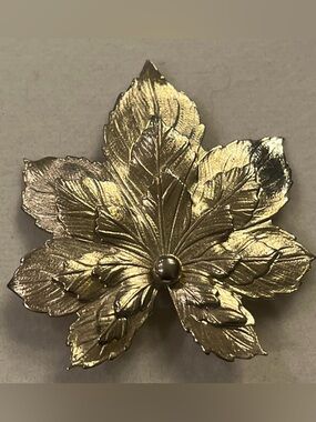 Gold Leaf Floral Brooch - Elegant Women's Jewelry